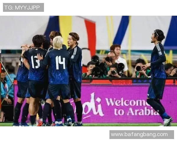 英超日本国脚与战犯合影引发争议俱乐部比赛在中国直播遭球迷抵制